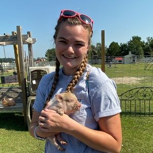 Meet your Posher, Mikaela